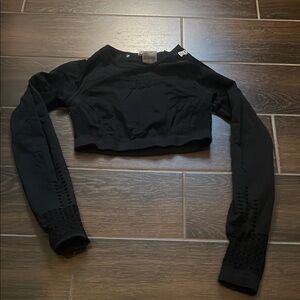 Women's Gym Shark Black Long Sleeve Crop Top